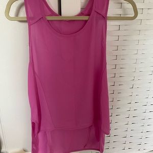 pink tank top